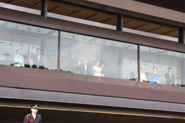 February 23, 2026, Tokyo, Japan: (C-R to R) EMPEROR NARUHITO of Japan, his wife EMPRESS MASAKO of Japan greet visitors during his birthday celebration at the Imperial Palace, where crowds gathered to honor this special occasion. Also, CROWN PRINCE AKISHINO (C-L) of Japan, CROWN PRINCESS AKISHINO of Japan (L), PRINCESS AIKO (C-R to R) PRINCESS KAKO of Akishino and PRINCE HISAHITO of Akishino attended the celebration. Tokyo Japan  - ZUMAm191 20260223_aap_m191_004 Copyright: xRodrigoxReyesxMarinx