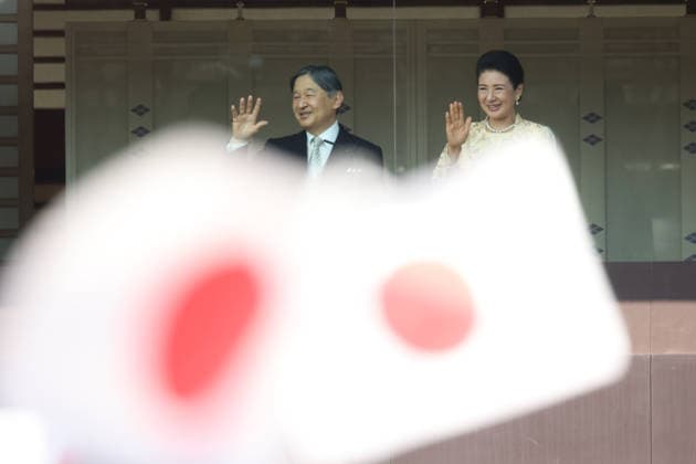 February 23, 2026, Tokyo, Japan: (L to R) EMPEROR NARUHITO of Japan and his wife EMPRESS MASAKO of Japan greet visitors during his birthday celebration at the Imperial Palace, where crowds gathered to honor this special occasion. Tokyo Japan - ZUMAm191 20260223_aap_m191_005 Copyright: xRodrigoxReyesxMarinx