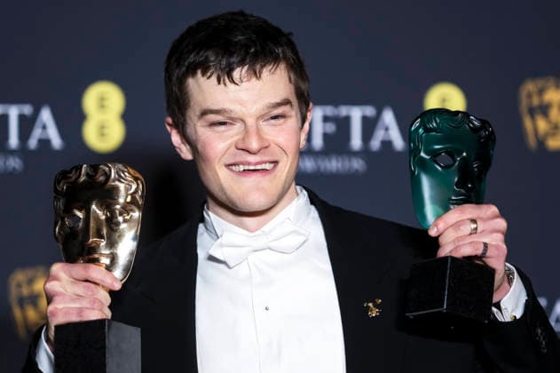 Robert Aramayo mit den Preisen für den besten Hauptdarsteller in I Swear und den besten Nachwuchsdarsteller bei der Verleihung der BAFTA Film Awards 2026 79th British Academy Film Awards in der Royal Festival Hall. London, 22.02.2026