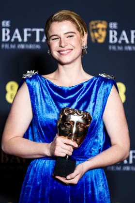 Jessie Buckley mit dem Preis für die beste Hauptdarstellerin in Hamnet bei der Verleihung der BAFTA Film Awards 2026 79th British Academy Film Awards in der Royal Festival Hall. London, 22.02.2026
