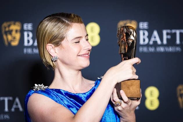 EE BAFTA Film Awards 2026 - Winners Press Room on Sunday 22 February 2026 Jessie Buckley poses in the press room at the EE BAFTA Film Awards 2026 - Winners Press Room on Sunday 22 February 2026 at Royal Festival Hall, London. Jessie Buckley is pictured with the award for Leading Actress., Credit:Julie Edwards Avalon  Copyright: xJuliexEdwardsx xAvalonx 1077548097