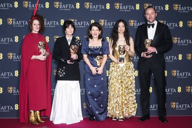 EE BAFTA Film Awards 2026 on Sunday 22 February 2026 Maggie O Farrell, Liza Marshall, Pippa Harris, ChloÃ Zhao and Nic Gonda poses in the press room at the EE BAFTA Film Awards 2026 on Sunday 22 February 2026 at Royal Festival Hall, London. Maggie O Farrell, Liza Marshall, Pippa Harris, ChloÃ Zhao and Nic Gonda is pictured with the award for Best British Film., Credit:Julie Edwards Avalon  Copyright: xJuliexEdwardsx xAvalonx 1077608540