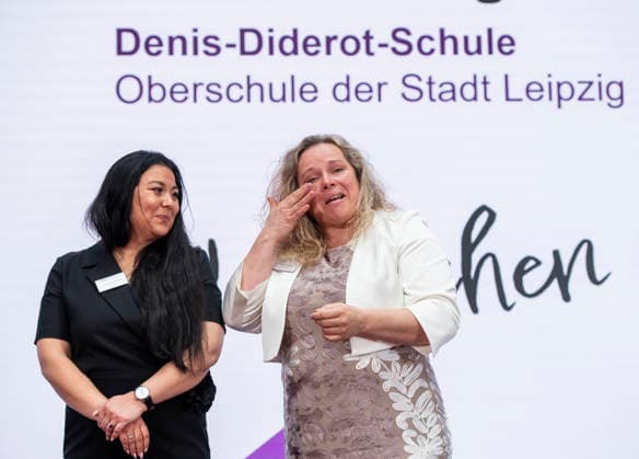 Svetlana Thieme und Kati Klitzing - Deutscher Lehrkräftepreis 2025 EUR, Deutschland, Berlin, 23.02.2026: Svetlana Thieme und Kati Klitzing von der Denis-Diderot-Oberschule aus Leipzig. Preisverleihung des Deutscher Lehrkräftepreis 2025. Zehn Lehrkräfte, drei Schulleitungen und fünf Lehrkräfte-Teams aus zehn Bundesländern werden in dieser Wettbewerbsrunde für ihre herausragenden Leistungen ausgezeichnet: