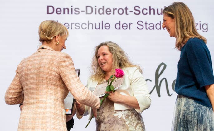 Svetlana Thieme und Kati Klitzing - Deutscher Lehrkräftepreis 2025 EUR, Deutschland, Berlin, 23.02.2026: Svetlana Thieme und Kati Klitzing von der Denis-Diderot-Oberschule aus Leipzig. Preisverleihung des Deutscher Lehrkräftepreis 2025. Zehn Lehrkräfte, drei Schulleitungen und fünf Lehrkräfte-Teams aus zehn Bundesländern werden in dieser Wettbewerbsrunde für ihre herausragenden Leistungen ausgezeichnet: