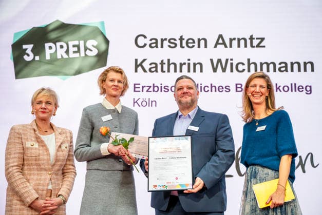Carsten Arntz und Kathrin Wichmann - Deutscher Lehrkräftepreis 2025 EUR, Deutschland, Berlin, 23.02.2026: 3.Preis Vorbildliche Schulleitung: Carsten Arntz und Kathrin Wichmann von dem Erzbischöfliches Berufskolleg Köln in NRW. Preisverleihung des Deutscher Lehrkräftepreis 2025. Zehn Lehrkräfte, drei Schulleitungen und fünf Lehrkräfte-Teams aus zehn Bundesländern werden in dieser Wettbewerbsrunde für ihre herausragenden Leistungen ausgezeichnet.