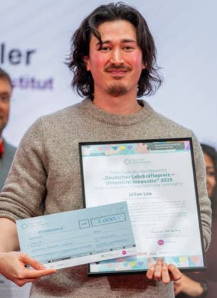 Julian Lee - Deutscher Lehrkräftepreis 2025 EUR, Deutschland, Berlin, 23.02.2026: Kategorie Ausgezeichnete Lehrkräfte ein Preisträger ist Julian Lee (Englisch und Philosophie) vom Gymnasium Allermöhe, Hamburg. Preisverleihung des Deutscher Lehrkräftepreis 2025. Zehn Lehrkräfte, drei Schulleitungen und fünf Lehrkräfte-Teams aus zehn Bundesländern werden in dieser Wettbewerbsrunde für ihre herausragenden Leistungen ausgezeichnet.