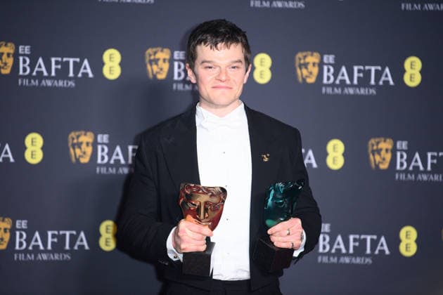 EE BAFTA Film Awards 2026 Winners - Royal Festival Hall, Southbank, London Robert Aramayo poses with his BAFTAs for Best Actor and EE Bafta rising star award for the film I Swear in the Winners Room at the EE BAFTA Film Awards 2026 at Royal Festival Hall, Southbank in London, England, UK on Sunday 22 February, 2026., Credit:Justin Ng Avalon UK, England, London, Royal Festival Hall, Southbank Copyright: xJustinxNgx xAvalonx 1077638499
