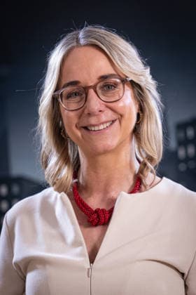 Start des neuen Comedy Nachrichtenformats Fun Facts News im Netz Anette Dowideit, Wirtschaftsjournalistin und Reporterin im Investigativteam für die Zeitung Welt Weltpremiere FunFacts im Delphi Filmpalast in Berlin Start des neuen Comedy Nachrichtenformats Fun Facts News im Netz witzig, wichtig, richtig. Mit Fun Facts startet Anfang März ein neues unabhängiges Nachrichtenformat, das aktuelle Themen mit Humor, Haltung und Hoffnung, verständlich und unterhaltsam für die sozialen Medien und als Podcast aufbereitet. Produziert wird Fun Facts unabhängig. Recherche und journalistische Einordnung erfolgen in Kooperation mit Correctiv. Copyright: xEventpressxFuhrx