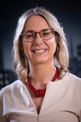 Start des neuen Comedy Nachrichtenformats Fun Facts News im Netz Anette Dowideit, Wirtschaftsjournalistin und Reporterin im Investigativteam für die Zeitung Welt Weltpremiere FunFacts im Delphi Filmpalast in Berlin Start des neuen Comedy Nachrichtenformats Fun Facts News im Netz witzig, wichtig, richtig. Mit Fun Facts startet Anfang März ein neues unabhängiges Nachrichtenformat, das aktuelle Themen mit Humor, Haltung und Hoffnung, verständlich und unterhaltsam für die sozialen Medien und als Podcast aufbereitet. Produziert wird Fun Facts unabhängig. Recherche und journalistische Einordnung erfolgen in Kooperation mit Correctiv. Copyright: xEventpressxFuhrx