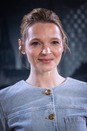 Start des neuen Comedy Nachrichtenformats Fun Facts News im Netz Karoline Herfurth Weltpremiere FunFacts im Delphi Filmpalast in Berlin Start des neuen Comedy Nachrichtenformats Fun Facts News im Netz witzig, wichtig, richtig. Mit Fun Facts startet Anfang März ein neues unabhängiges Nachrichtenformat, das aktuelle Themen mit Humor, Haltung und Hoffnung, verständlich und unterhaltsam für die sozialen Medien und als Podcast aufbereitet. Produziert wird Fun Facts unabhängig. Recherche und journalistische Einordnung erfolgen in Kooperation mit Correctiv. Copyright: xEventpressxFuhrx