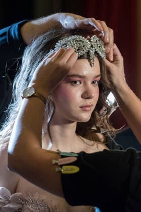Aadnevik AW26 Show at London Fashion Week LONDON, UNITED KINGDOM - FEBRUARY 23: A model has her hair prepared backstage ahead of Aadnevik Autumn Winter 2026 show at The Royal Horseguards Hotel as part of London Fashion Week in London, United Kingdom on February 23, 2026. Wiktor Szymanowicz Anadolu London United Kingdom. Editorial use only. Please get in touch for any other usage.  Copyright: x2026xAnadoluxWiktorxSzymanowiczx