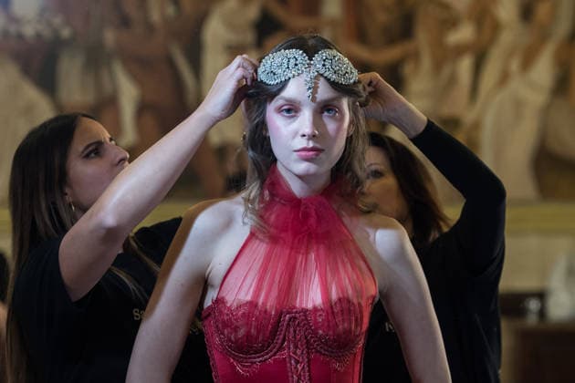 Aadnevik AW26 Show at London Fashion Week LONDON, UNITED KINGDOM - FEBRUARY 23: A model has her hair prepared backstage ahead of Aadnevik Autumn Winter 2026 show at The Royal Horseguards Hotel as part of London Fashion Week in London, United Kingdom on February 23, 2026. Wiktor Szymanowicz Anadolu London United Kingdom. Editorial use only. Please get in touch for any other usage.  Copyright: x2026xAnadoluxWiktorxSzymanowiczx