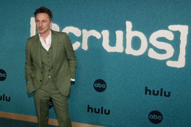 February 23, 2026, Los Angeles, California, USA: American actor, director, producer, screenwriter, and voice actor ZACH BRAFF, 50, attends ABC Hulu s Scrubs Season 1 red carpet event. Los Angeles USA  - ZUMAb173 20260223_aap_b173_013 Copyright: xBillyxBennightx