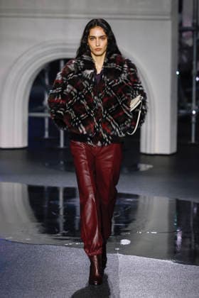 Burberry Fashion Show Ready to Wear Collection Fall Winter 2026 2027 during London Fashion Week LFW February 23rd, 2026 Burberry Fashion Show Ready to Wear Fall Winter 2026 2027 Collection during London Fashion Week LFW February 23rd, 2026 London United Kingdom  Copyright: xAgencex xBestimagexAgencex xBestimagex