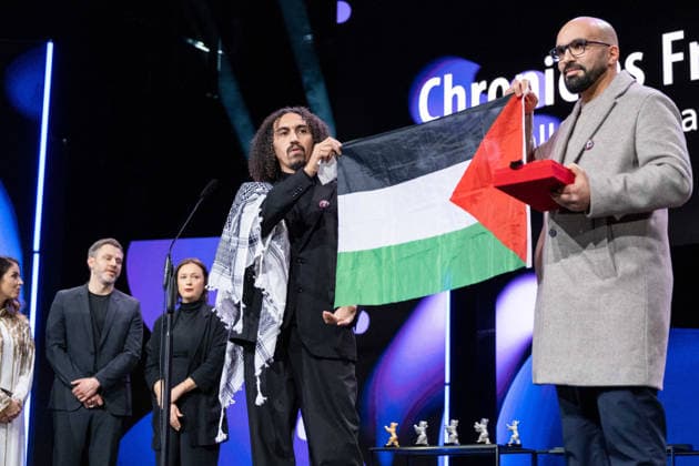 Abdallah Alkhatib und Taqiyeddine Issaad mit dem Preis für das beste Spielfilmdebüt für Chronicles From the Siege anlässlich der 76. Internationalen Filmfestspiele Berlin. Abdallah Alkhatib and Taqiyeddine Issaad with the prize for best feature film debut for Chronicles From the Siege at the 76th Berlin International Film Festival. snapshot-photography K.M.Krause *** Abdallah Alkhatib and Taqiyeddine Issaad with the prize for best feature film debut for Chronicles From the Siege at the 76th Berlin International Film Festival Abdallah Alkhatib and Taqiyeddine Issaad with the prize for best feature film debut for Chronicles From the Siege at the 76th Berlin International Film Festival snapshot photography K M Krause