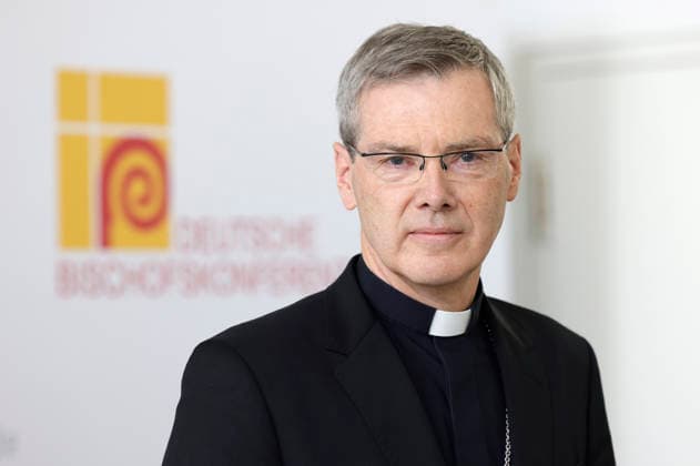 News Themen der Woche KW09 Heiner Wilmer beim Pressestatement zur Wahl von Heiner Wilmer SCJ zum neuen Vorsitzenden der Bischofskonferenz auf der Frühjahrsvollversammlung im Burkardushaus. Würzburg, 24.02.2026 *** Heiner Wilmer at the press statement on the election of Heiner Wilmer SCJ as the new Chairman of the Bishops Conference at the Spring Plenary Assembly in Burkardushaus Würzburg, 24 02 2026 Foto:xP.xBackx xFuturexImagex vorsitzender_6218