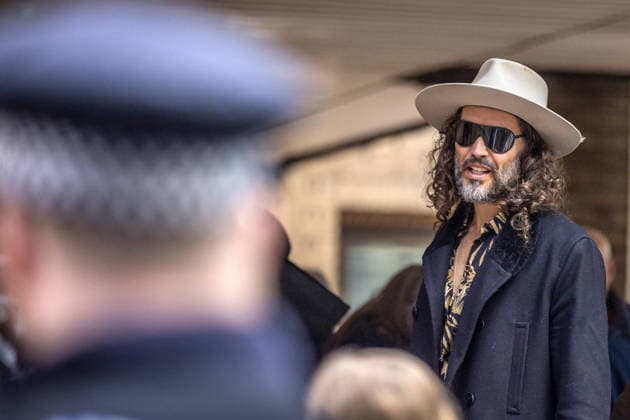 Russell Brand leaves the court in London LONDON, ENGLAND - FEBRUARY 24: Russell Brand leaves the Southwark Crown Court to appear for a plea hearing, where he is charged with rape and sexual assault against two women in 2009, in London, United Kingdom on February 24, 2026. Marcin Nowak Anadolu London United Kingdom. Editorial use only. Please get in touch for any other usage.  Copyright: x2026xAnadoluxMarcinxNowakx