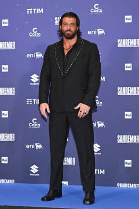 76th Italian Song Festival of Sanremo Photocall of 1st evening and 1st DopoFestival hosts Teatro Ariston Sanremo, Italy Can Yaman 76th Italian Song Festival of Sanremo Photocall of 1st evening and 1st DopoFestival hosts Teatro Ariston Sanremo, Italy 23rd February 2026 SGPItalia id 134399_008 Not Exclusive  Copyright: xALFONSOxCATALANO SGPITALIAx