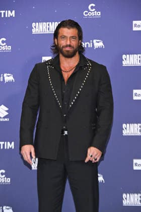 76th Italian Song Festival of Sanremo Photocall of 1st evening and 1st DopoFestival hosts Teatro Ariston Sanremo, Italy Can Yaman 76th Italian Song Festival of Sanremo Photocall of 1st evening and 1st DopoFestival hosts Teatro Ariston Sanremo, Italy 23rd February 2026 SGPItalia id 134399_008 Not Exclusive  Copyright: xALFONSOxCATALANO SGPITALIAx