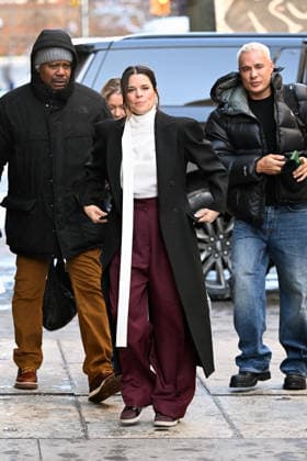 Neve Campbell spotted arriving at The View this morning in New York City Featuring: Neve Campbell Where: New York City, New York, United States When: 24 Feb 2026 Credit: Elder Ordonez INSTARimages EDITORIAL USE ONLY. NOT FOR USE BY NEWSPAPERS BASED IN THE UK. Copyright: xx instar55502063