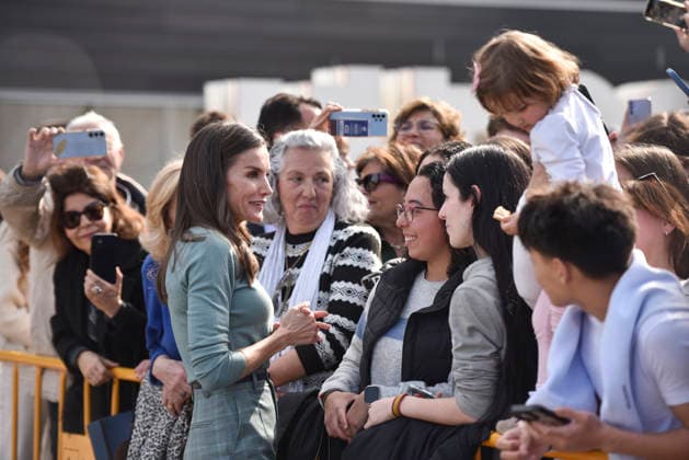 Queen Letizia presides over the ceremony to proclaim the Princess of Girona Award Creaempresa 2026 Queen Letizia greets on her arrival to preside over the ceremony to proclaim the Princess of Girona Award Creaempresa 2026, in the second stage of the Princess of Girona Foundations talent tour, at the Palacio de Congresos, on February 24, 2026, in Huesca, Aragon Spain The Creaempresa category recognizes young people with entrepreneurial initiative who have led or are promoting original and viable business projects This award is endowed with 20,000 euros and a reproduction of a work by contemporary artist Juan Zamora FPdGi Award for Arts and Literature 2017 24 FEBRUARY 2026 Veró Huesca Aragon Huesca Aragon Espana  Copyright: xVeronicaxLacasax 7318670