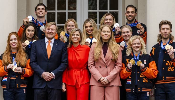 THE HAGUE King Willem-Alexander, Queen Maxima, and Princess Amalia during a group photo with the Dutch medalists of the 2026 Winter Olympics in Milan at Noordeinde Palace in The Hague. REMKO DE WAAL ANP netherlands out - belgium out  Copyright: xx x551639042x originalFilename: 551639042.jpg