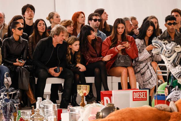 Diesel - Runway - Milan Fashion Week - Womenswear Fall Winter 2026 2027 MILAN, ITALY - FEBRUARY 24: Rafael Leão, Aurora Ramazzotti, Renzo Rosso, Sidney Rosso, Arianna Alessi, Melissa Satta attend the runway at the Diesel fashion show during the Milan Fashion Week - Womenswear Fall Winter 2026 2027 on February 24, 2026 in Milan, Italy. Photo by Marco Piovanotto Abacapress.com  Copyright: xPiovanottoxMarco ABACAx