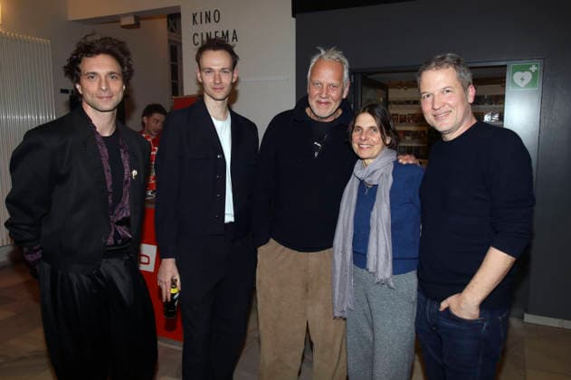Andre Kaczmarczyk, Jakob Fließ, Frank Leo Schröder, Daria Moheb Zandi und Felix Karolus bei der Premiere des Fernsehfilms Polizeiruf 110: Goldraub im Filmmuseum Potsdam. Potsdam, 24.02.2026