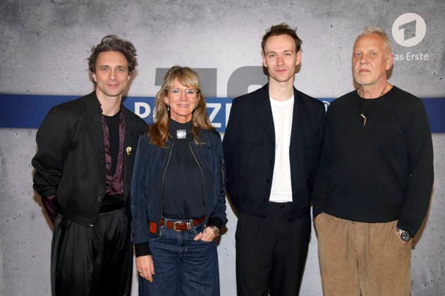 Andre Kaczmarczyk, Esther Esche, Jakob Fließ und Frank Leo Schröder bei der Premiere des Fernsehfilms Polizeiruf 110: Goldraub im Filmmuseum Potsdam. Potsdam, 24.02.2026