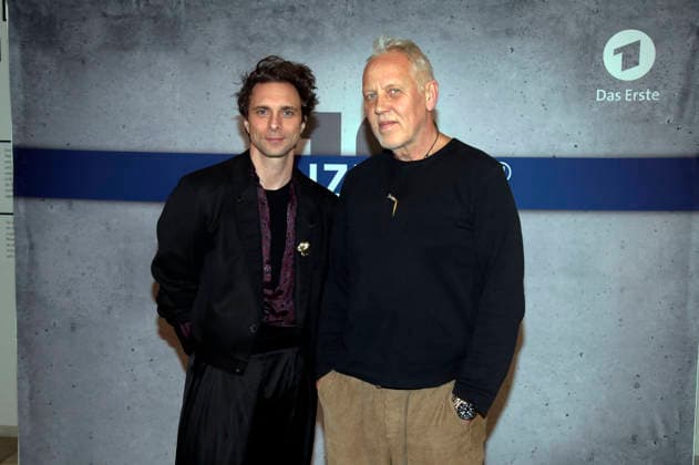 Andre Kaczmarczyk und Frank Leo Schröder bei der Premiere des Fernsehfilms Polizeiruf 110: Goldraub im Filmmuseum Potsdam. Potsdam, 24.02.2026