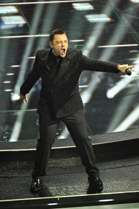 76th Italian Song Festival of Sanremo 1st Evening part 1 Teatro Ariston - Sanremo, Italy Tiziano Ferro 76th Italian Song Festival of Sanremo 1st Evening part 1 Teatro Ariston - Sanremo, Italy 24th February 2026 SGPItalia id 134399_018 Not Exclusive  Copyright: xAlfonsoxCatalano SGPx