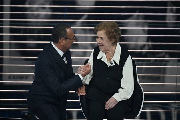 Foto IPP Felice De Martino Sanremo 24 02 2026 76° Festival della canzone italiana Nella foto: carlo conti con gianna Pratesi Italy Photo Press World Copyright