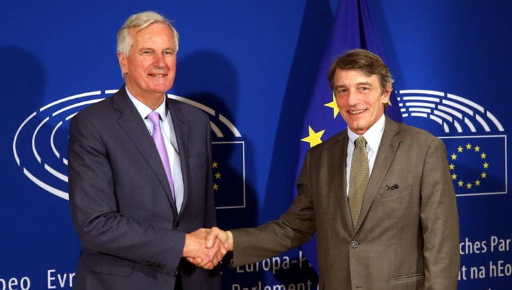 EP President Sassoli meets EU Brexit Chief Negotiator Barnier BRUSSELS, BELGIUM - JULY 10 : President of the European Parliament David-Maria Sassoli (R) and EU Brexit European Commission s Chief Negotiator Michel Barnier (L) shake hands as they pose for a photo during their meeting in Brussels, Belgium on July 10, 2019. Brussels Hoofdstedelijk Gewest Belçika. Editorial use only. Please get in touch for any other usage.  Copyright: x2025xAnadoluxDursunxAydemirx