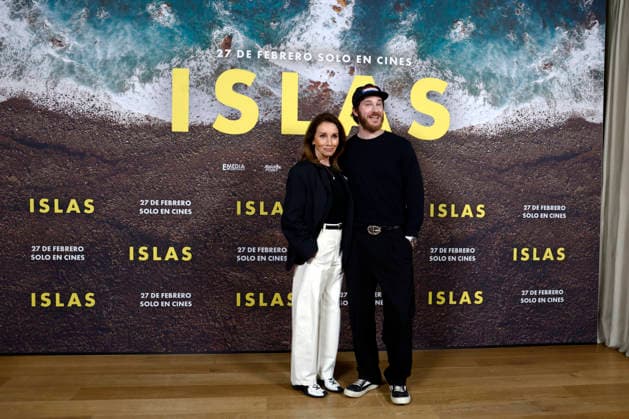 Marina Seresesky presents her film Islas in Madrid Ana Belén and Manu Vega pose at the photocall during the presentation of the film Islas , on February 25, 2026, in Madrid Spain Islas is the return to cinema of Ana Belén after an extensive career, accompanied by Manu Vega, who is now living an intense stage in his career adding several film projects as a protagonist CINE ISLANDS ACTOR ACTRESS FILM Madrid Madrid Spain  Copyright: xJosexVelascox 7320332