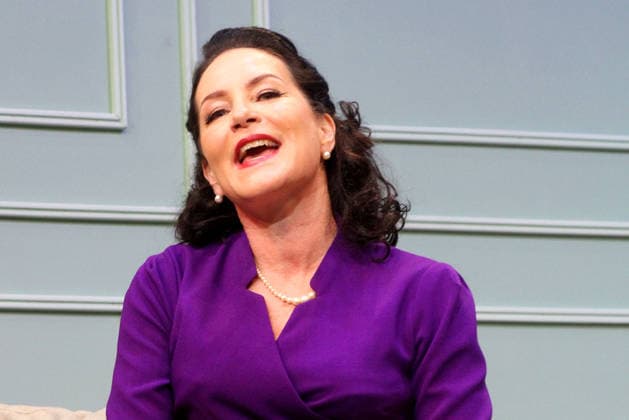 Marisa Burger, die Schauspielerin auf der Buehne bei der Probe zum Theaterstueck Kleine Verbrechen unter Liebenden am 25.02.2026 in der Komoedie Winterhuder Faehrhaus in Hamburg Kleine Verbrechen unter Liebenden zwischen Jan Sosniok & Marisa Burger im Theater in Hamburg