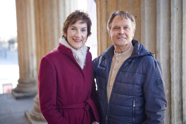 Ballettexperten im Gespräch ** NUR FÜR REDAKTIONELLE ZWECKE ** EDITORIAL USE ONLY **<p>Christiane Theobald und Martin Puttke am Haupteingang der Staatsoper Unter den Linden. Deutschland Berlin Berlin Copyright: JoergxCarstensen
