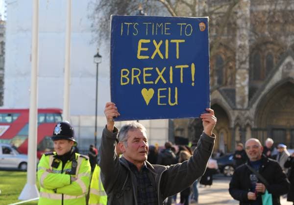 Demonstration in London LONDON, UNUTED KINGDOM - FEBRUARY 14: People gather for a protest as British MPs debate the possible next steps in UK s withdrawal from EU, People s Vote campaign who demands a second referendum on country s EU membership stages blindfold Brexit demonstration in the Parliament Square, London, United Kingdom on February 14, 2019. Ingiltere World. Editorial use only. Please get in touch for any other usage.  Copyright: x2025xAnadoluxTayfunxSalcÄ±x