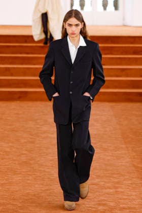 Jil Sander Fashion Show Ready to Wear Men Collection Fall Winter 2026 2027 at Milan Fashion Week MLFW , on February 25, 2026 Bestimage Runway Jil Sander Fashion Show Ready to Wear Men Collection Fall Winter 2026 2027 at Milan Fashion Week, on February 25, 2026 Milan Italy  Copyright: xAgencex xBestimagexAgencex xBestimagex