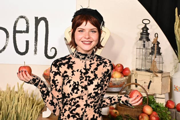 Carlotta Truman beim Fotocall zur Premiere der neuen Daily Ein Hof zum Verlieben (Sat.1 und Joyn, ab 2.03.2026 um 18.00 Uhr) am 25.02.2026 im Zoo Palast in Berlin Premiere der neuen Sat.1 Daily Ein Hof zum Verlieben in Berlin