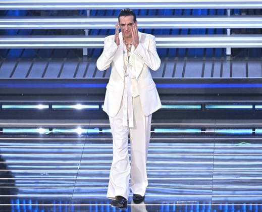 Foto IPP Felice De Martino Sanremo 25 02 2026 76° Festival della canzone italiana - seconda serata - Nella foto il cantante Achille Lauro Italy Photo Press World Copyright