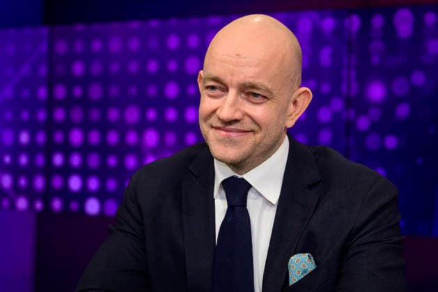 GER, Berlin, studio, guest on - maischberger, political talk show, TV, format, with host - Sandra Maischberger, Das Erste, from Adlershof - at Studio 20, pictured from left: Marc Felix Serrao (Die Welt), February 25, 2026, Copyright: HMBxMedia UwexKoch
