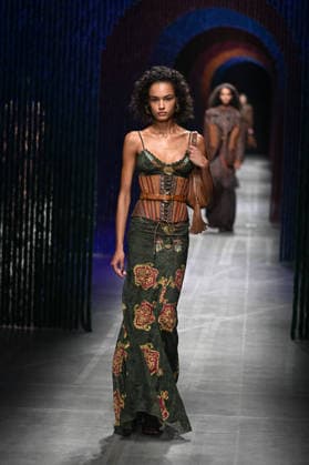 Milan, Milan Women s Fashion Week Fall Winter 2026 27 - Women s Fashion, Fall Winter 2026 27 - Etro fashion show - catwalk in the photo: model  Copyright: xSimonaxChiocciax xipa-agency.netx xFotosickix IPA_Agency_IPA72031874