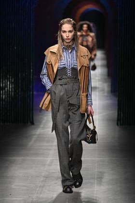 Milan, Milan Women s Fashion Week Fall Winter 2026 27 - Women s Fashion, Fall Winter 2026 27 - Etro fashion show - catwalk in the photo: model  Copyright: xSimonaxChiocciax xipa-agency.netx xFotosickix IPA_Agency_IPA72031889