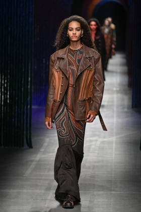 Milan, Milan Women s Fashion Week Fall Winter 2026 27 - Women s Fashion, Fall Winter 2026 27 - Etro fashion show - catwalk in the photo: model  Copyright: xSimonaxChiocciax xipa-agency.netx xFotosickix IPA_Agency_IPA72031878