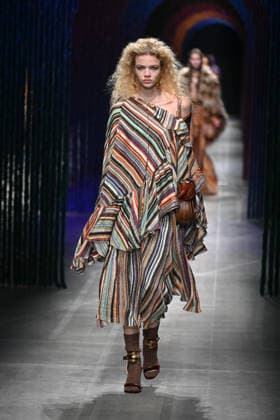 Milan, Milan Women s Fashion Week Fall Winter 2026 27 - Women s Fashion, Fall Winter 2026 27 - Etro fashion show - catwalk in the photo: model  Copyright: xSimonaxChiocciax xipa-agency.netx xFotosickix IPA_Agency_IPA72031915