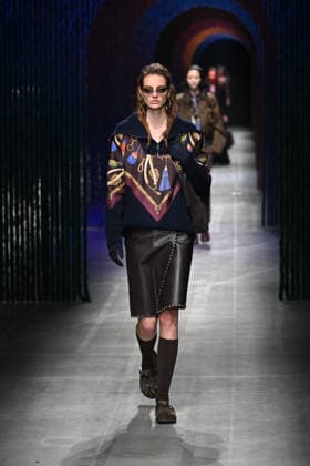 Milan, Milan Women s Fashion Week Fall Winter 2026 27 - Women s Fashion, Fall Winter 2026 27 - Etro fashion show - catwalk in the photo: model  Copyright: xSimonaxChiocciax xipa-agency.netx xFotosickix IPA_Agency_IPA72031898