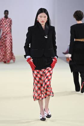 Milan, Milan Women s Fashion Week Fall Winter 2026 27 - Women s Fashion, Fall Winter 2026 27 - Vivetta fashion show - catwalk in the photo: model  Copyright: xSimonaxChiocciax xipa-agency.netx xFotosickix IPA_Agency_IPA72032714