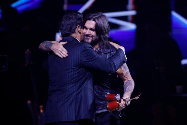 Vina del Mar, February 25, 2026 Juanes receives the silver and gold seagulls during his performance on the fourth night of the Vina del Mar Festival 2026 Sebastian Cisternas Aton Chile, Vina del Mar Chile Aton 1128571  Copyright: SEBASTIANxCISTERNAS xATONxCHILE
