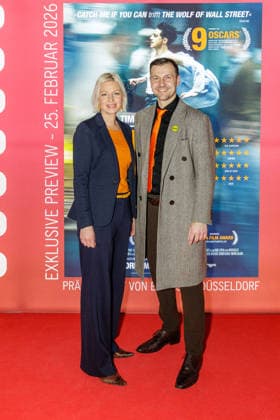 25.02.2026. Düsseldorf. Borussia Düsseldorf lädt zur exklusiven Preview von Marty Supreme ins CineStar Düsseldorf ein. Der Blockbuster erzählt die inspirierende Geschichte der Tischtennis-Legende Marty Reisman mit TimothÃ e Chalamet in der Hauptrolle. Und genau hinschauen lohnt sich, denn auch Timo Boll ist im Film zu sehen und sogar live vor Ort! Hier (l-r): Bürgermeisterin Clara Gerlach und Timo Boll Düsseldorf CineStar Hansaallee 245 Nordrhein-Westfalen Deutschland