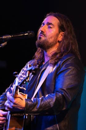 Andres Suarez Performs at the Circo Price - 25 Feb 2026 The singer Andres Suarez performs during his performance festival at the Circo Price on February 25, 2026, in Madrid, Spain Madrid Spain Copyright: xAtilanoxGarciax xSOPAxImagesx photos06576